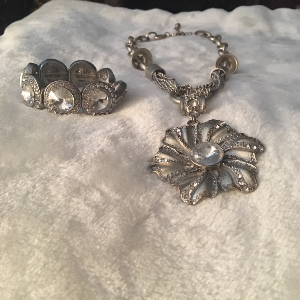 Necklace and bracelet Charming Charles